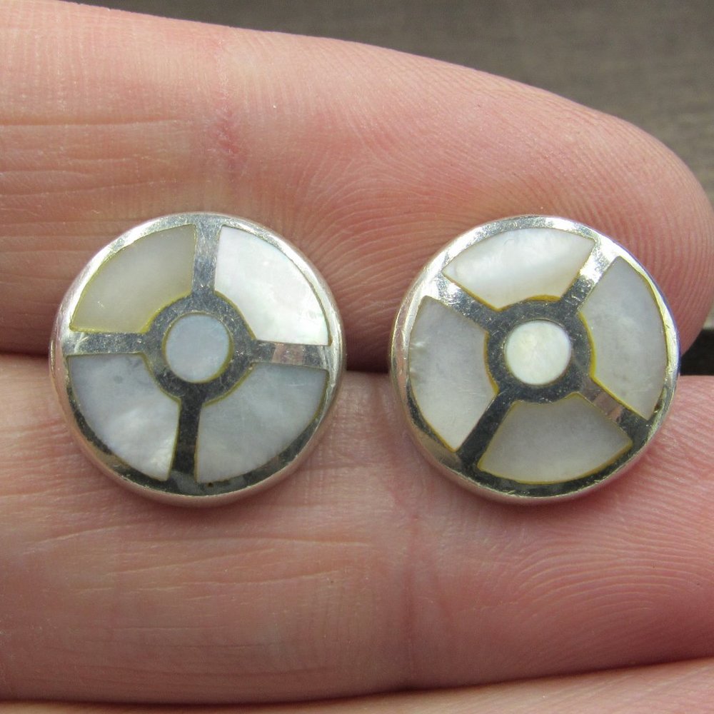 Sterling Silver Round Shield Style Shell Inlay Ea… - image 1